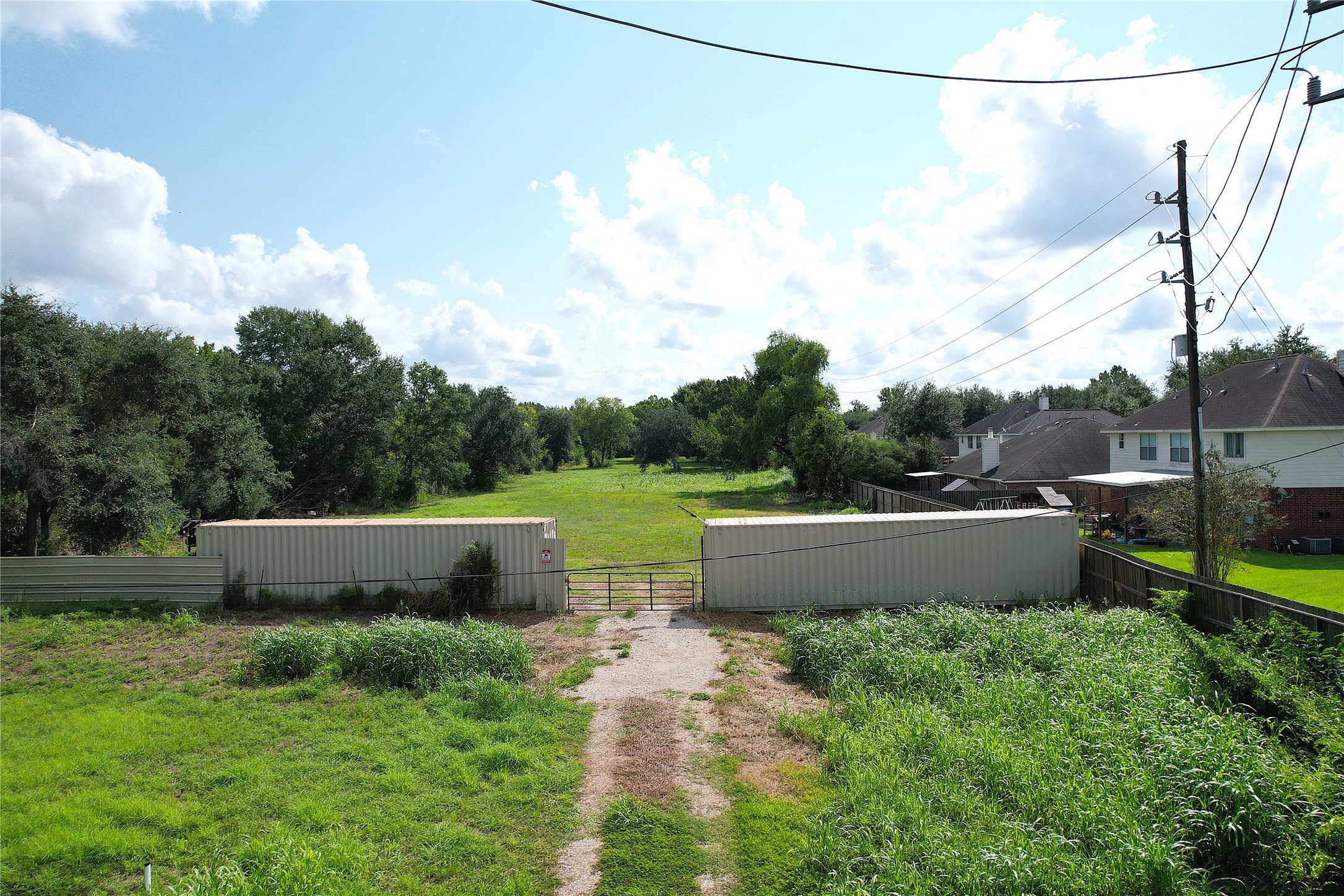 3733 Soho Drive Pearland, TX 77584 - Photo 8 of 8 a view of a garden with a big yard
