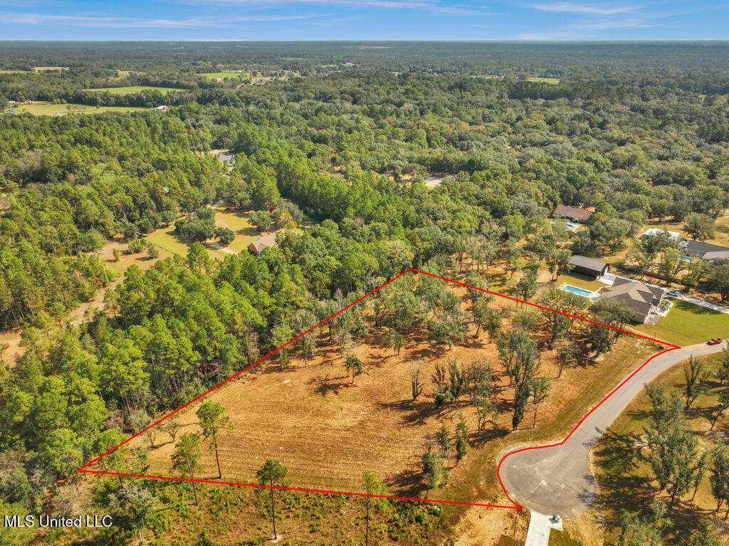 7805 Songbird Lane Moss Point, MS 39562 - Photo 2 of 16 7805SongbirdLn-8
