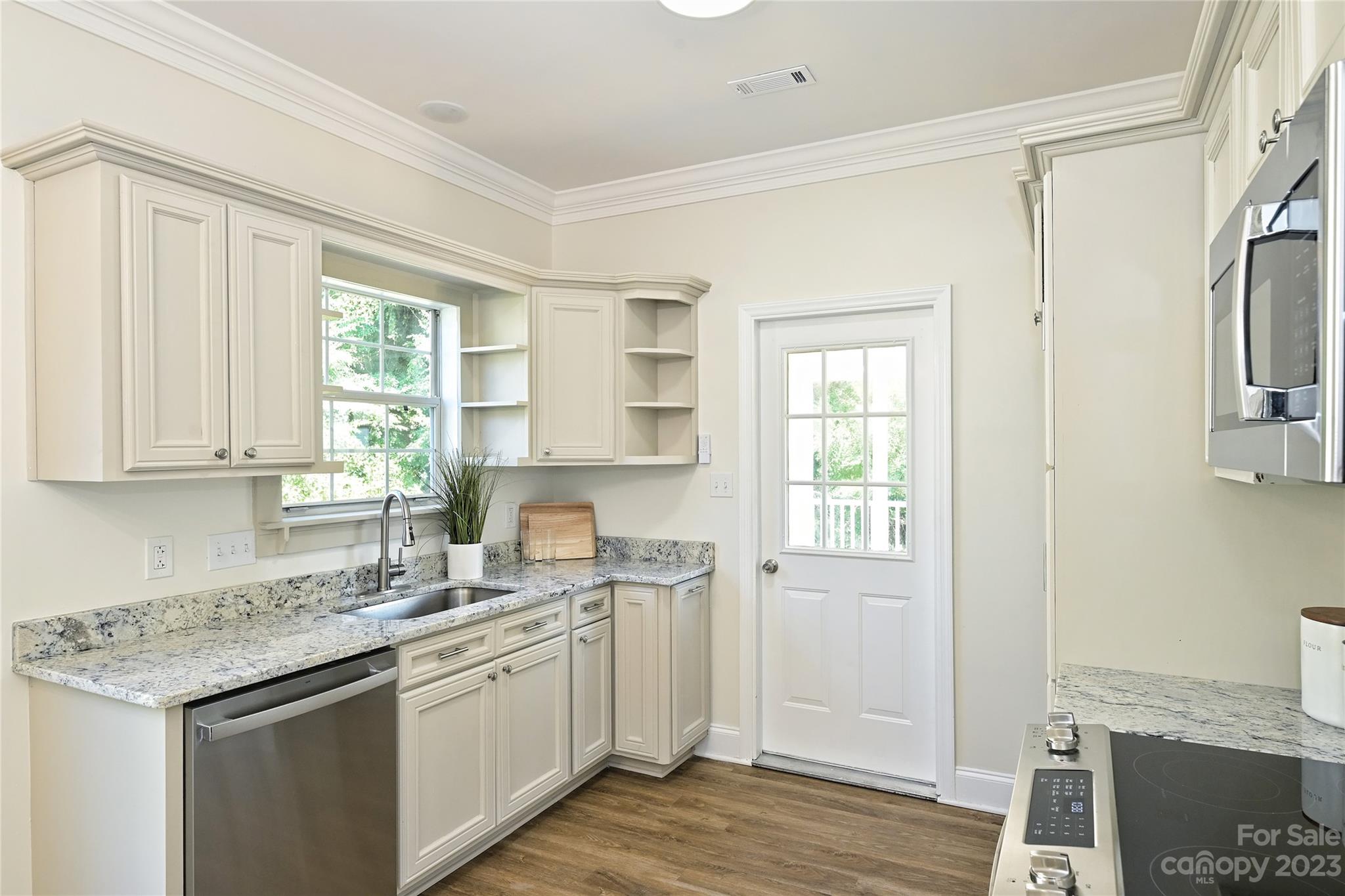 8600 Sam Dee Road Charlotte, NC 28215 - Photo 9 of 28 Gallery Image 9