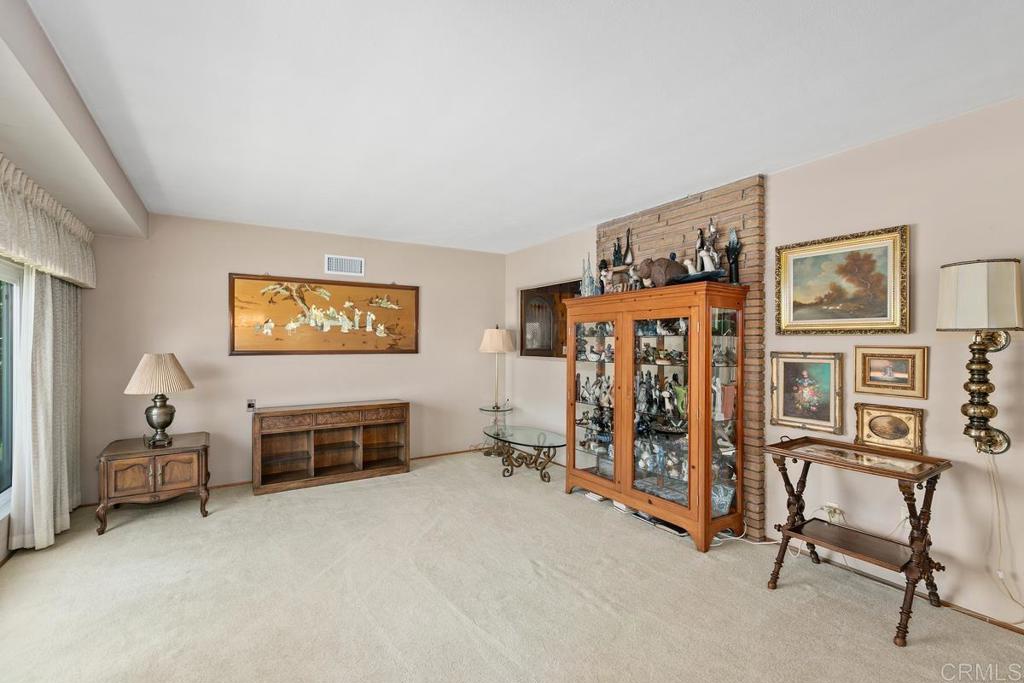 800 Murray Drive El Cajon, CA 92020 - Photo 3 of 32 Living Room