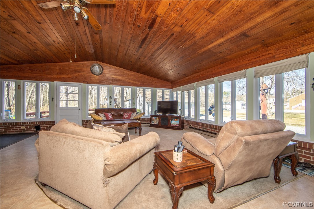 12267 Melton Road Ashland, VA 23005 - Photo 24 of 38 large, bright living/entertaining area