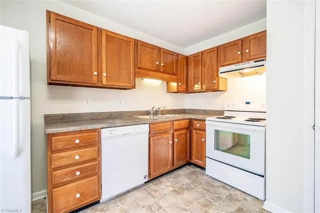 $209,000 | 121 Westview Drive, Unit 43, Carrboro, NC 27510