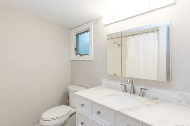 $5,200 | 211 New Canaan Road, Wilton, CT 06897