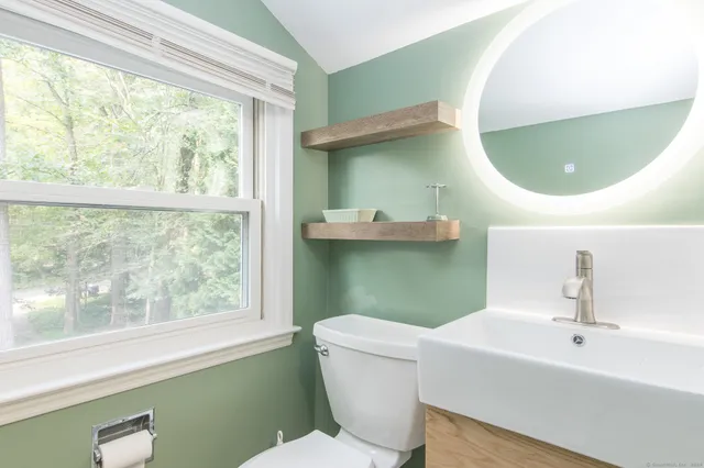 $5,200 | 211 New Canaan Road, Wilton, CT 06897