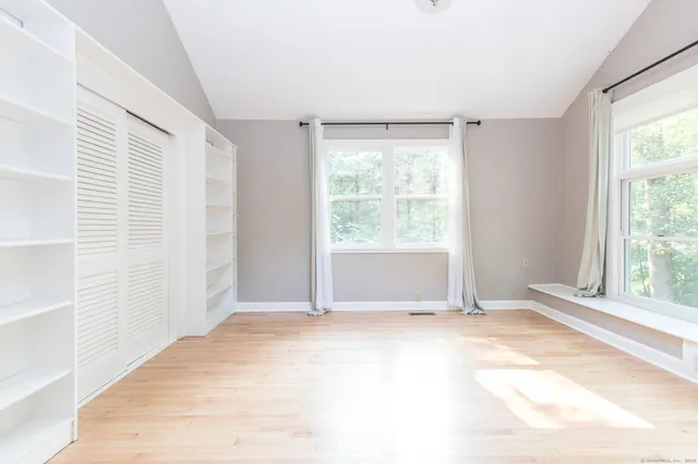 $5,200 | 211 New Canaan Road, Wilton, CT 06897