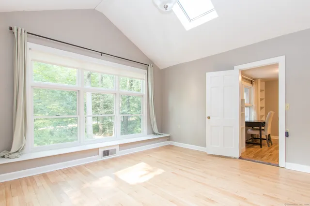 $5,200 | 211 New Canaan Road, Wilton, CT 06897