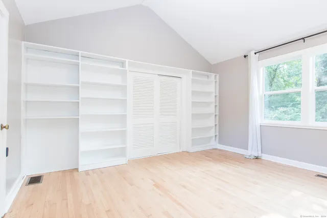 $5,200 | 211 New Canaan Road, Wilton, CT 06897