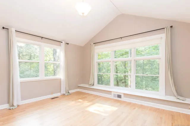 $5,200 | 211 New Canaan Road, Wilton, CT 06897