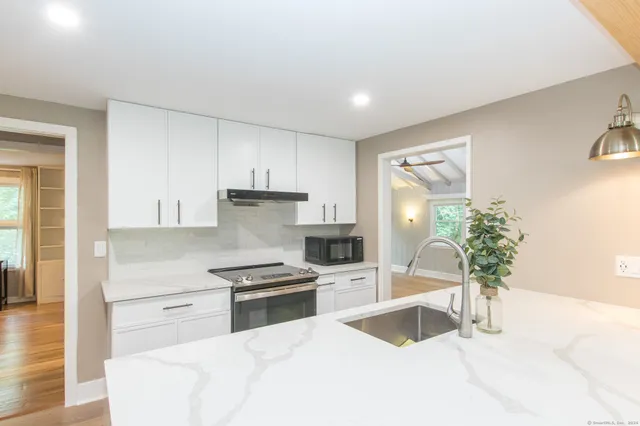 $5,200 | 211 New Canaan Road, Wilton, CT 06897