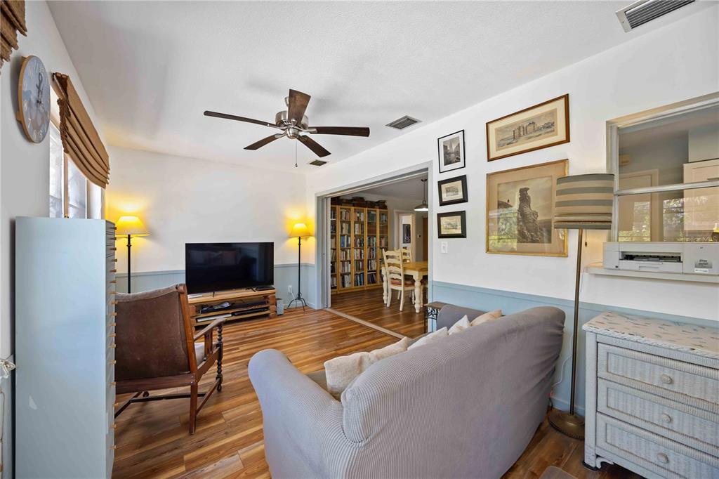 4531 Crystal Road Venice, FL 34293 - Photo 8 of 32 Large Family Room