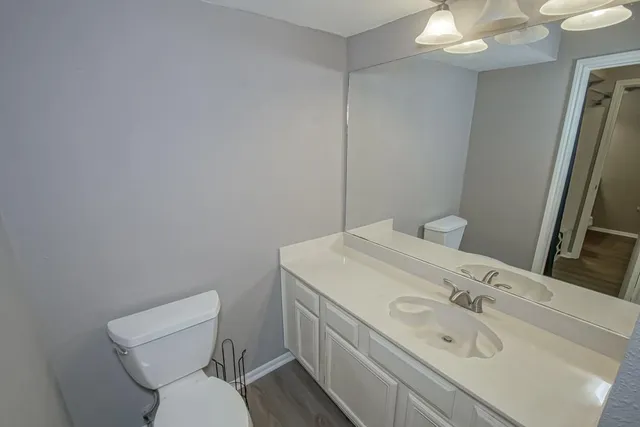 $164,000 | 832 South Clearview Parkway, Unit 224, New Orleans, LA 70123