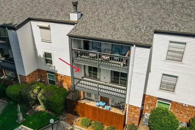 $164,000 | 832 South Clearview Parkway, Unit 224, New Orleans, LA 70123