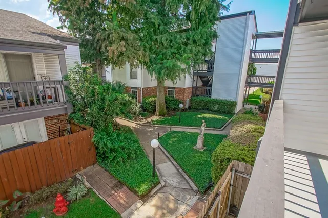 $164,000 | 832 South Clearview Parkway, Unit 224, New Orleans, LA 70123