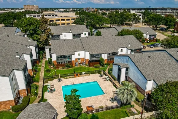 $164,000 | 832 South Clearview Parkway, Unit 224, New Orleans, LA 70123