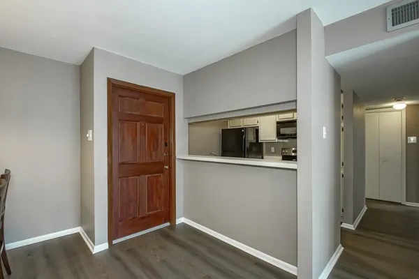 $164,000 | 832 South Clearview Parkway, Unit 224, New Orleans, LA 70123