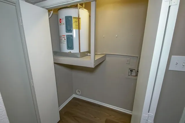 $164,000 | 832 South Clearview Parkway, Unit 224, New Orleans, LA 70123