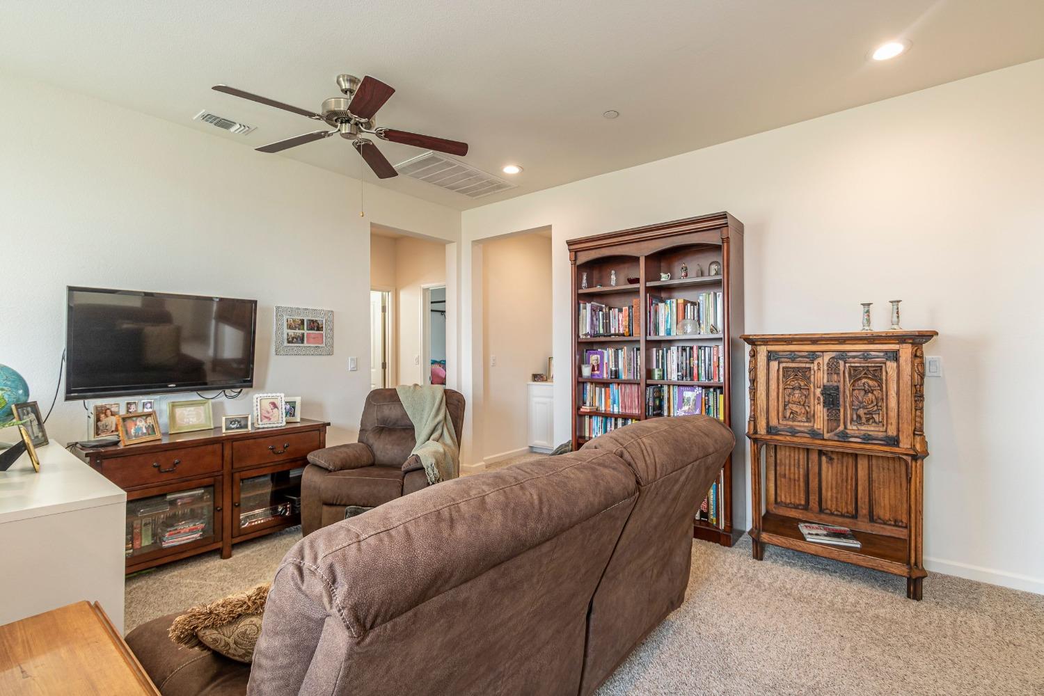 4262 Hillside Road Madera, CA 93636 - Photo 24 of 55 Gallery Image 24