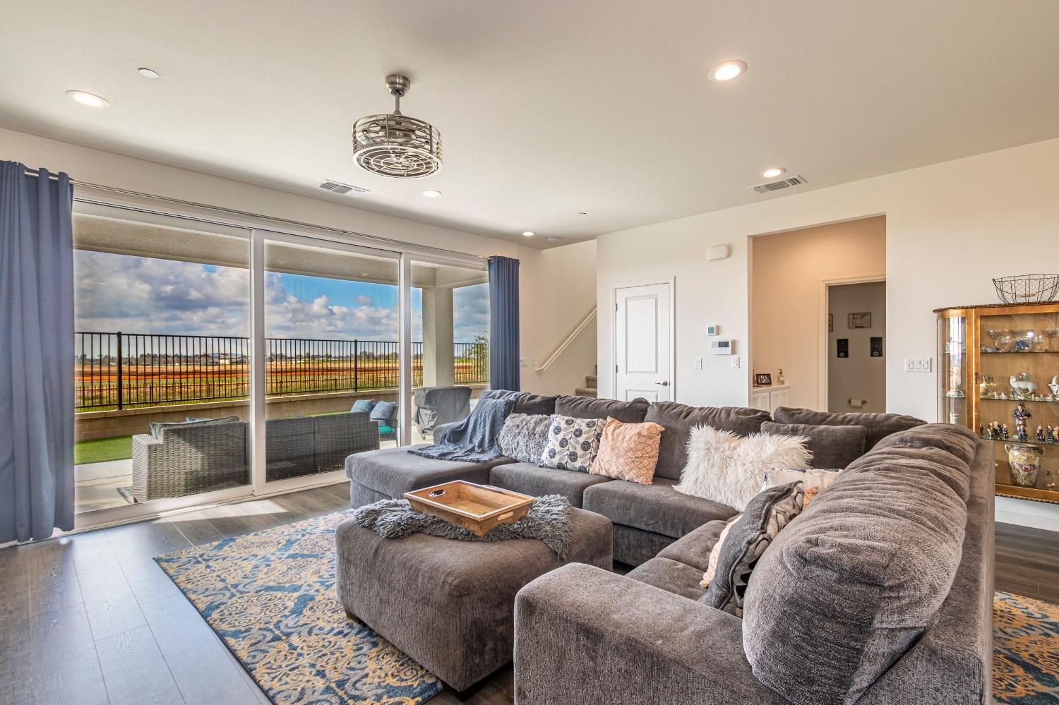 4262 Hillside Road Madera, CA 93636 - Photo 8 of 55 Gallery Image 8