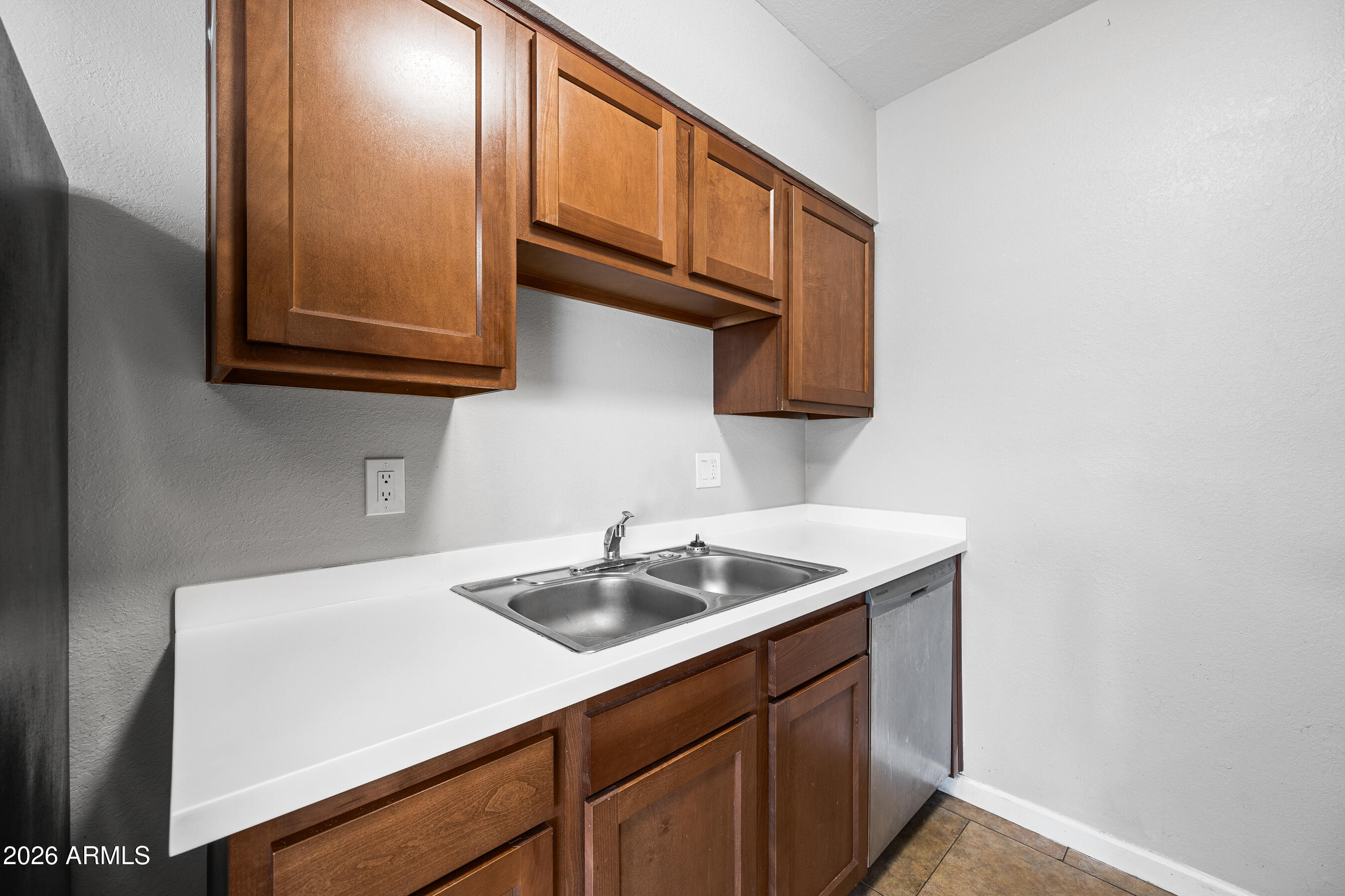 1518 West Colter Street, Unit 17 Phoenix, AZ 85015 - Photo 9 of 31 9-1518WCS17-ocupix-