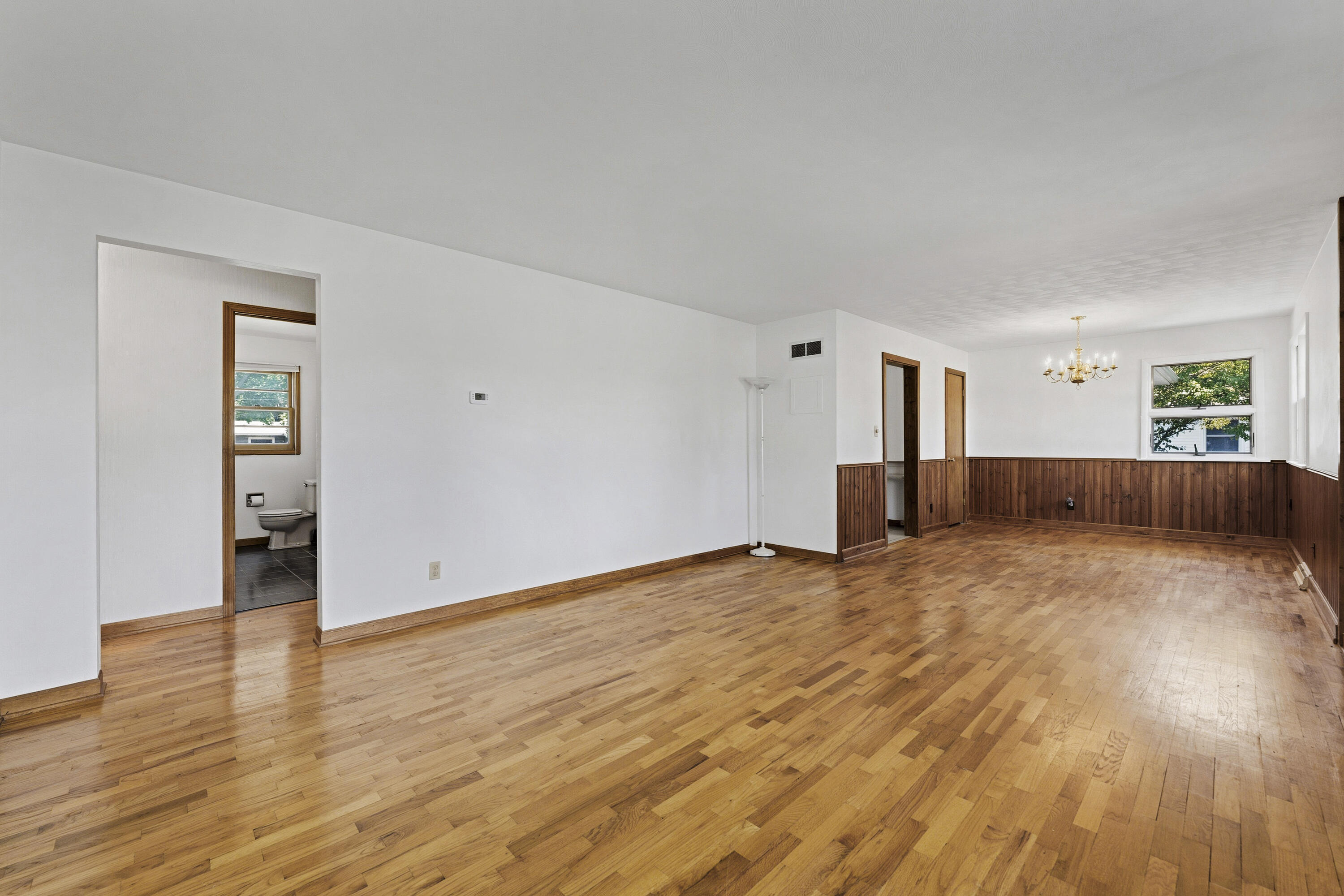1061 Wedgewood Road St. Joseph, MI 49085 - Photo 6 of 37 Living Room / Dining Area