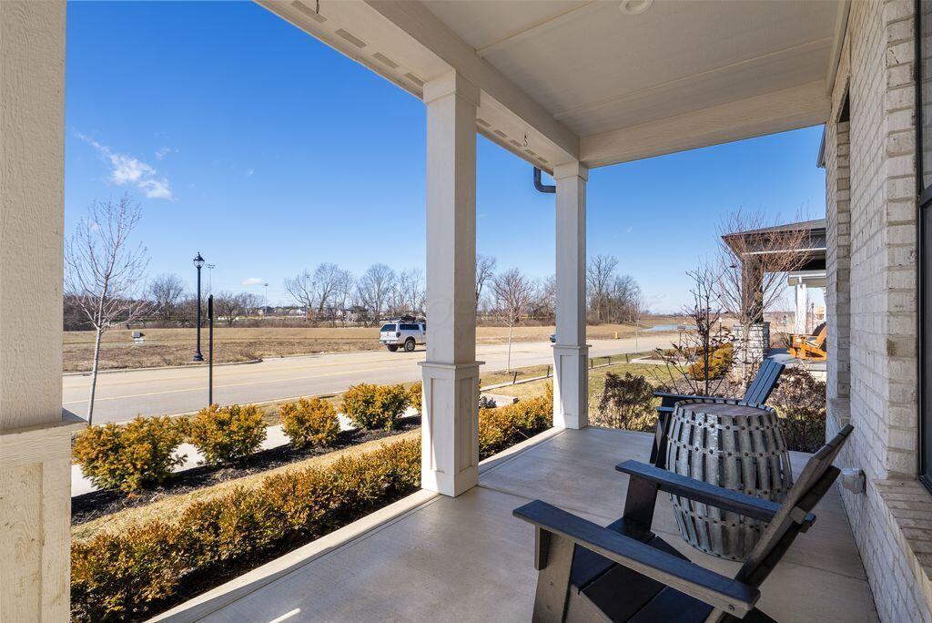 5723 Piatt Road Lewis Center, OH 43035 - Photo 9 of 58 Porch