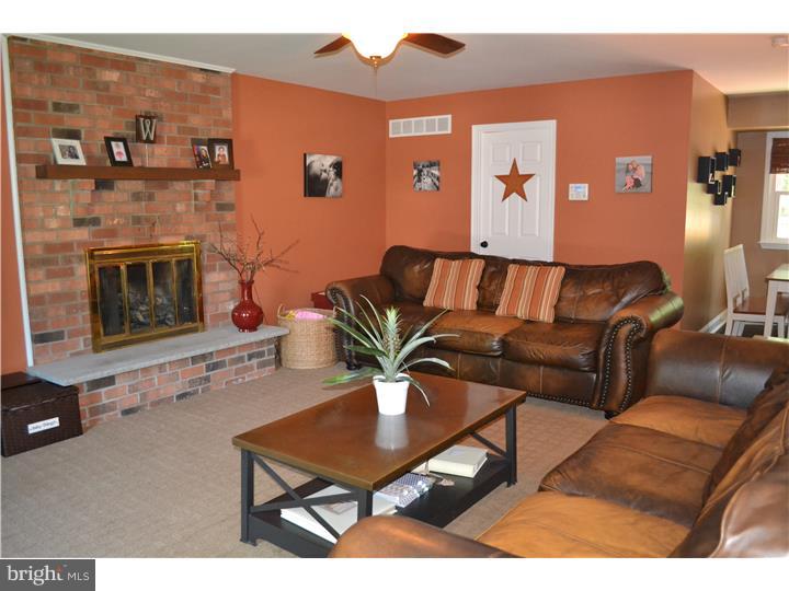 131 Beech Terrace Springfield, PA 19064 - Photo 7 of 24 Family Room