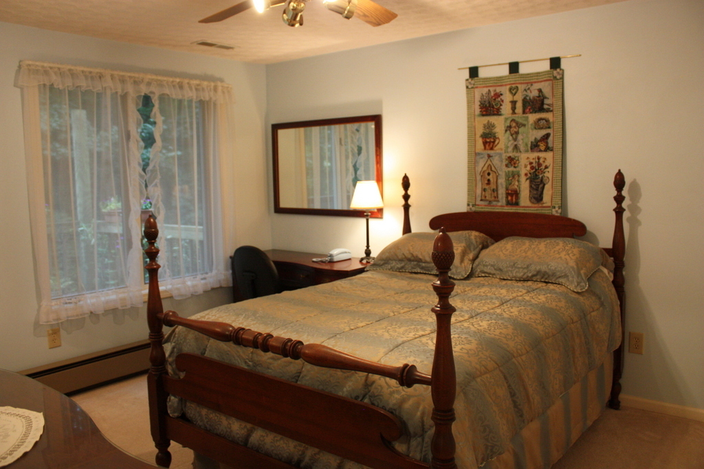 6010 2 Ford Road Roanoke, VA 24018 - Photo 16 of 18 Bedroom 3