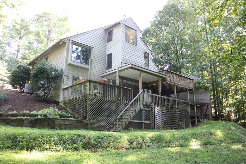 6010 2 Ford Road Roanoke, VA 24018 - Photo 17 of 18 Rear of house