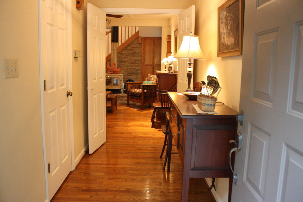 6010 2 Ford Road Roanoke, VA 24018 - Photo 5 of 18 Foyer