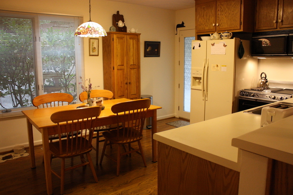 6010 2 Ford Road Roanoke, VA 24018 - Photo 8 of 18 Eat-in Kitchen