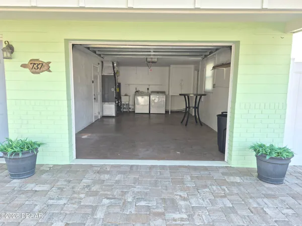 $1,800 | 737 5th Street, Port Orange, FL 32129