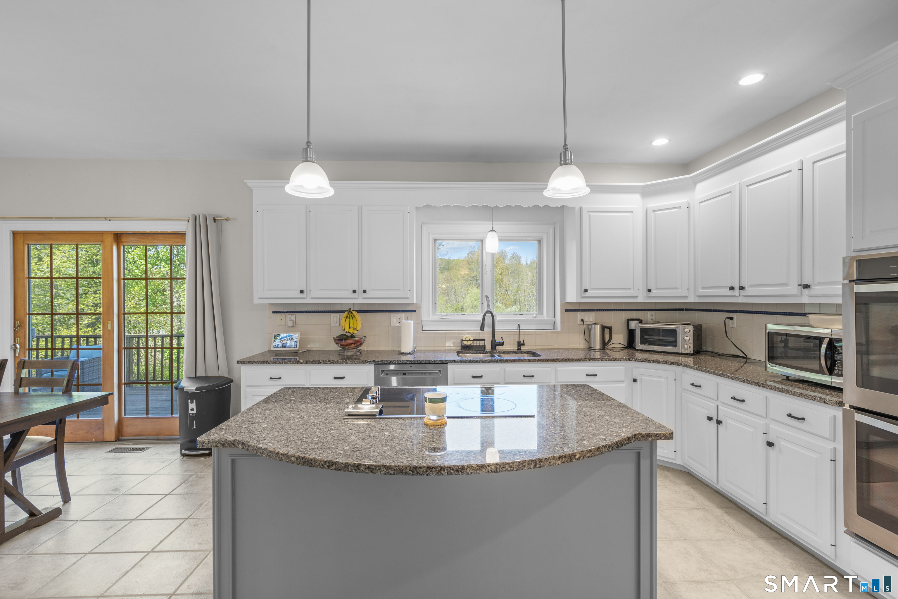 332 Hattertown Road Monroe, CT 06468 - Photo 7 of 37