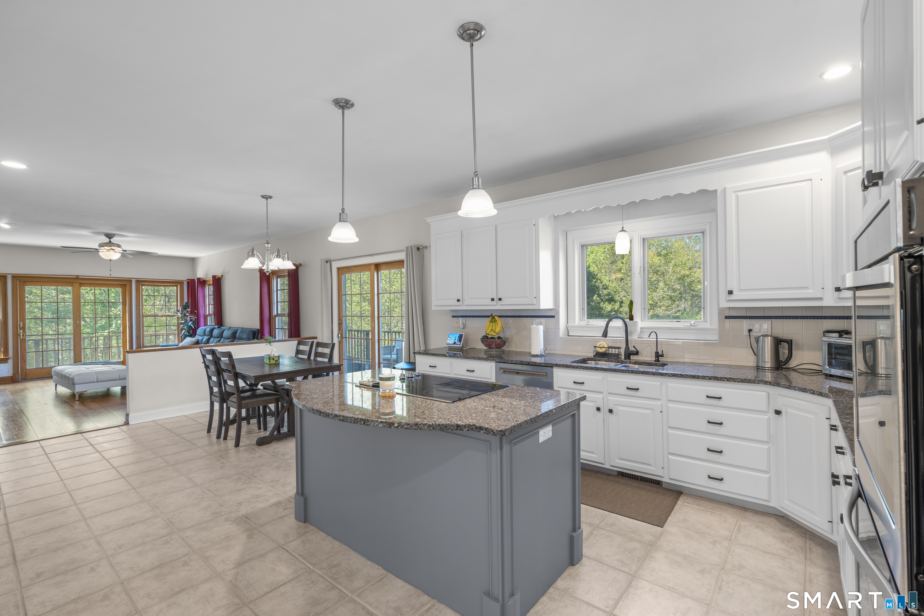332 Hattertown Road Monroe, CT 06468 - Photo 10 of 37