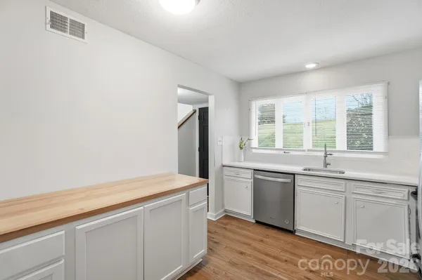 $187,500 | 1648 Hollow Drive, Charlotte, NC 28212