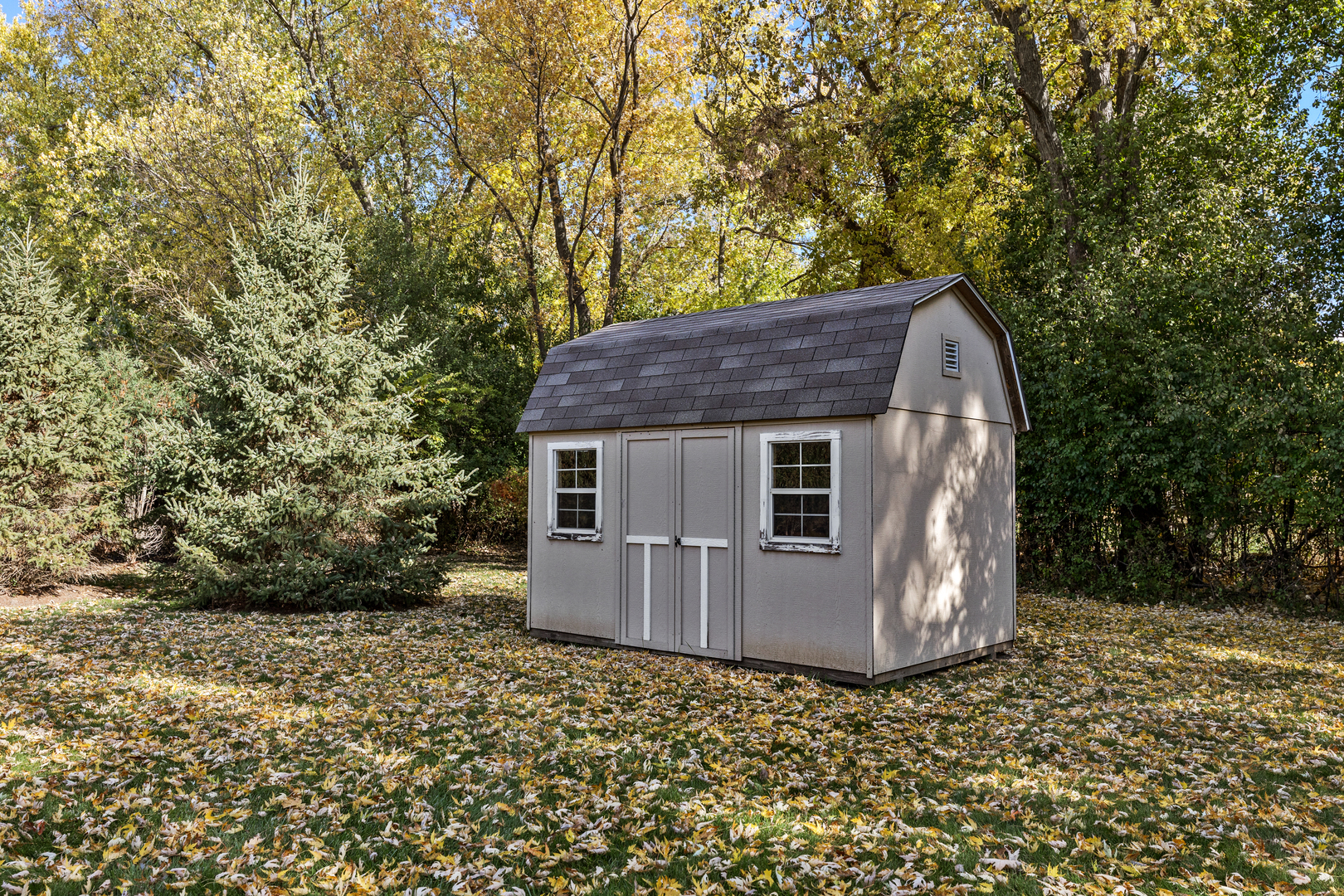 2544 Rfd Shenandoah Lane Long Grove, IL 60047 - Photo 10 of 10 a backyard of a house with lots of green space