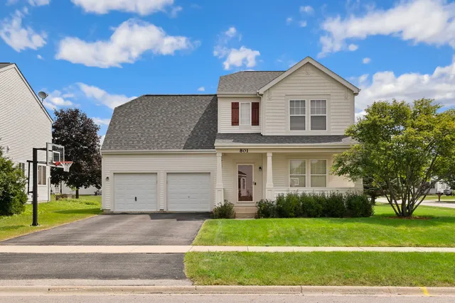 $385,000 | 801 South Parkside Drive, Round Lake, IL 60073