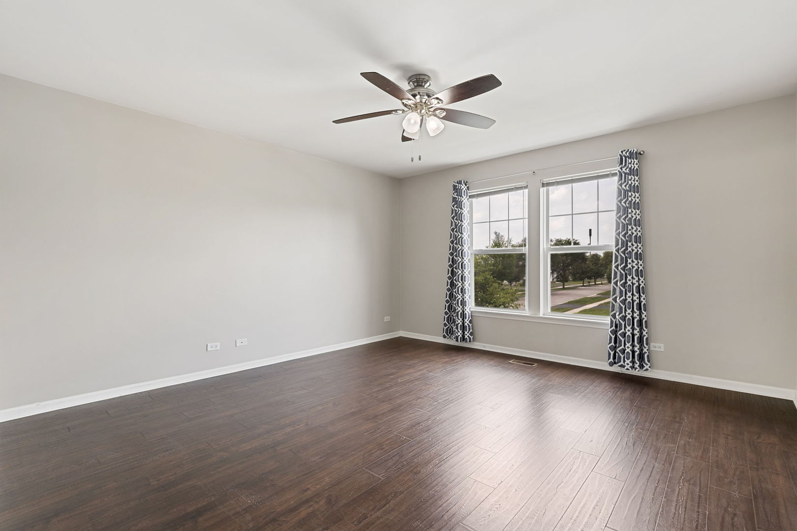 801 South Parkside Drive Round Lake, IL 60073 - Photo 13 of 34