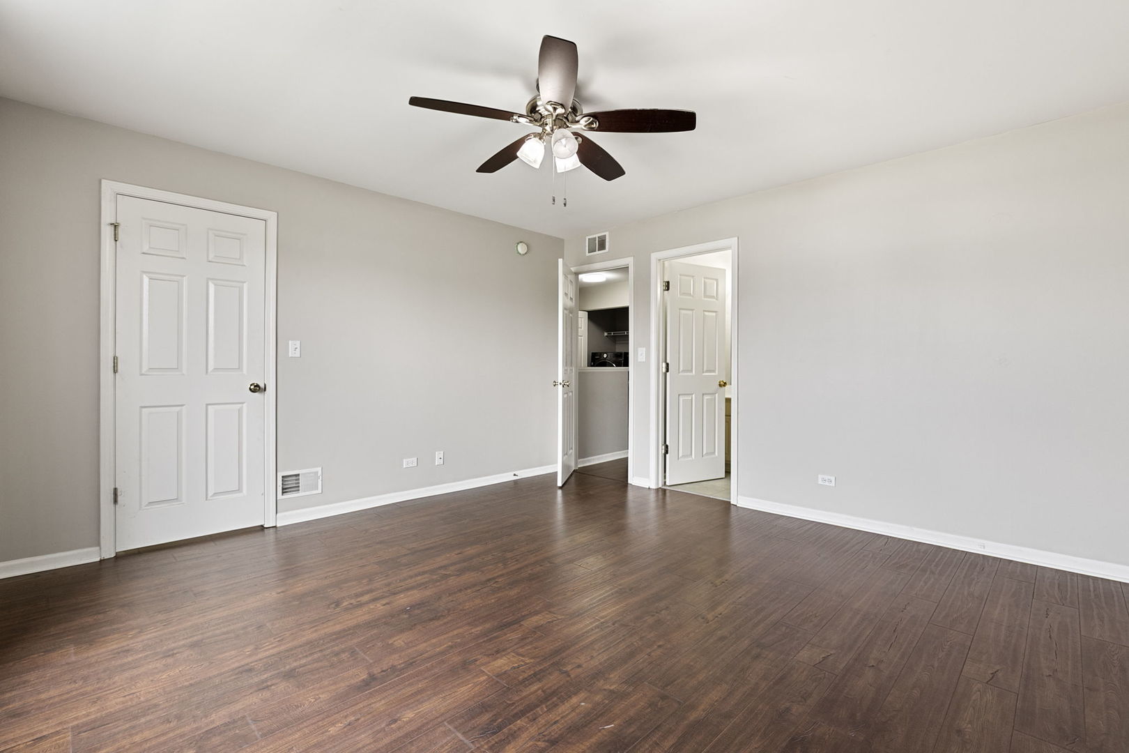 801 South Parkside Drive Round Lake, IL 60073 - Photo 14 of 34