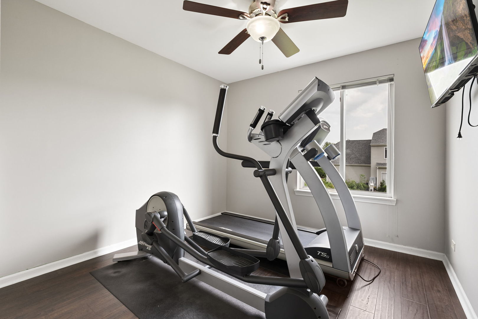 801 South Parkside Drive Round Lake, IL 60073 - Photo 19 of 34