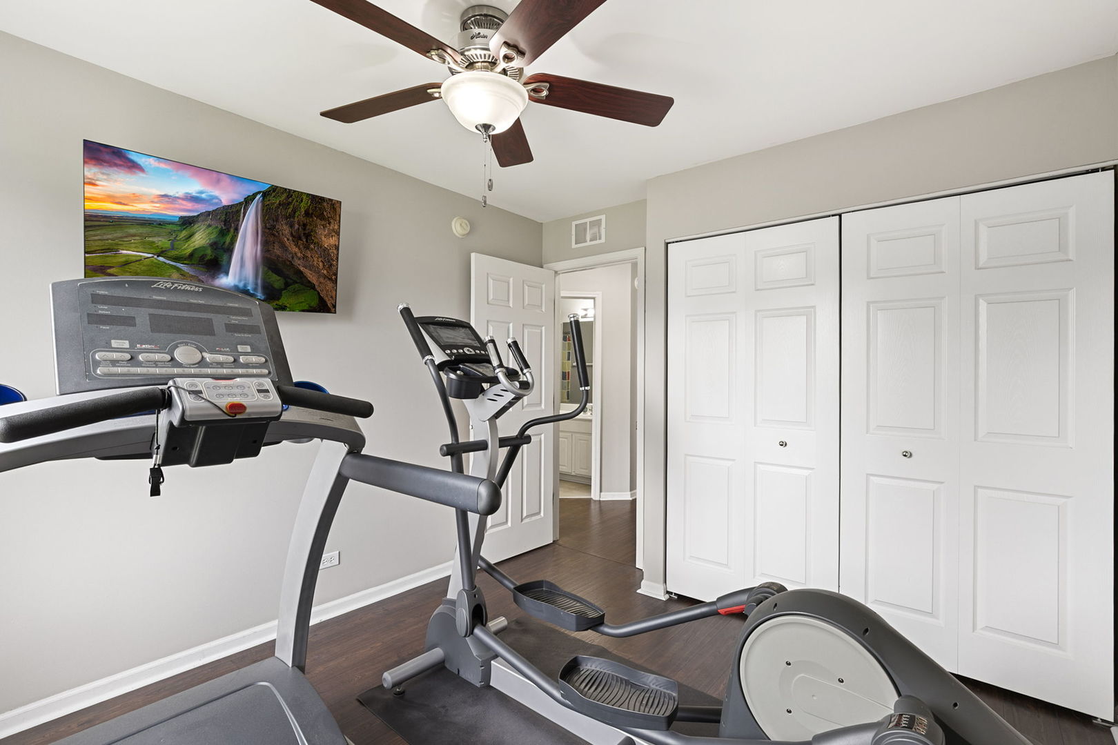 801 South Parkside Drive Round Lake, IL 60073 - Photo 20 of 34