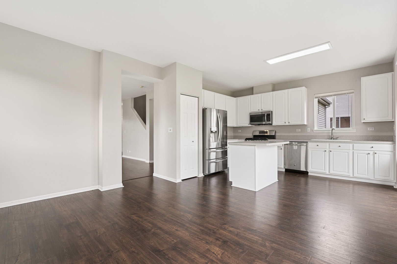 801 South Parkside Drive Round Lake, IL 60073 - Photo 10 of 34