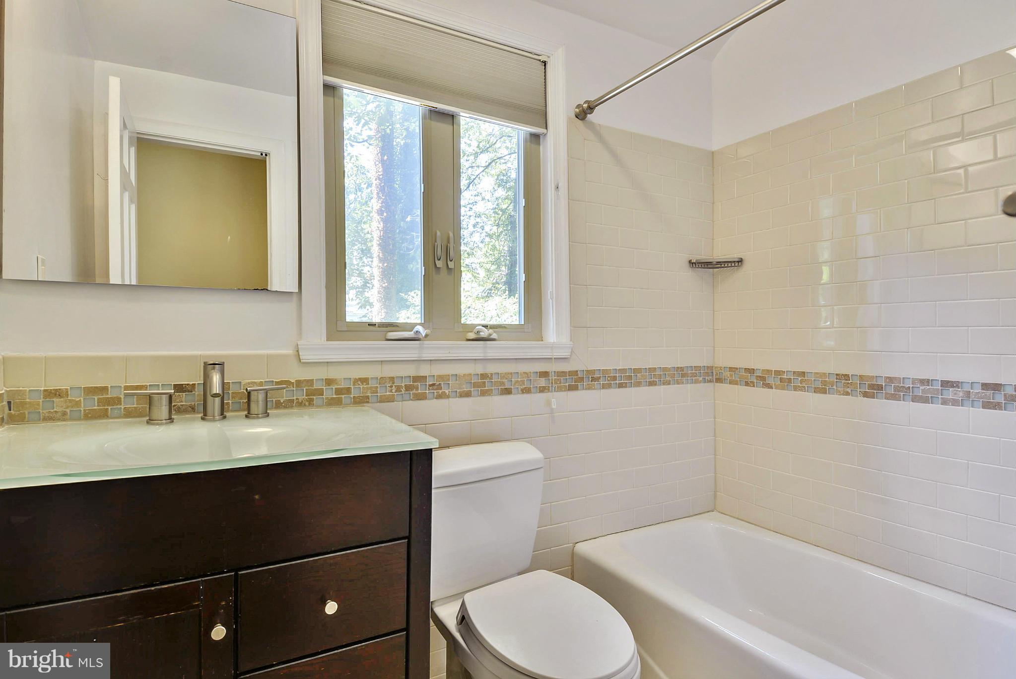 1502 Red Oak Drive Silver Spring, MD 20910 - Photo 17 of 30 Bath (Master)