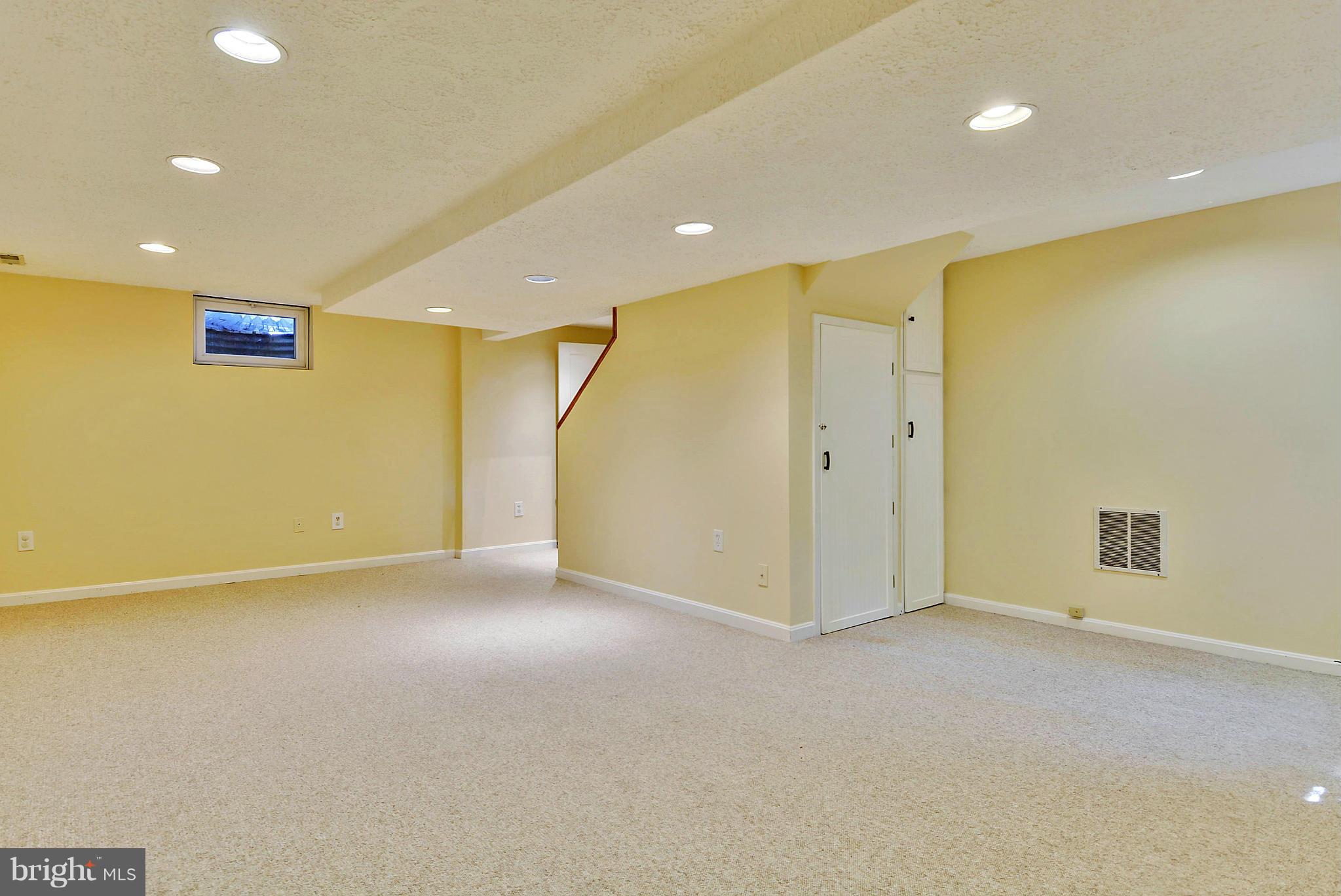 1502 Red Oak Drive Silver Spring, MD 20910 - Photo 23 of 30 Family Room