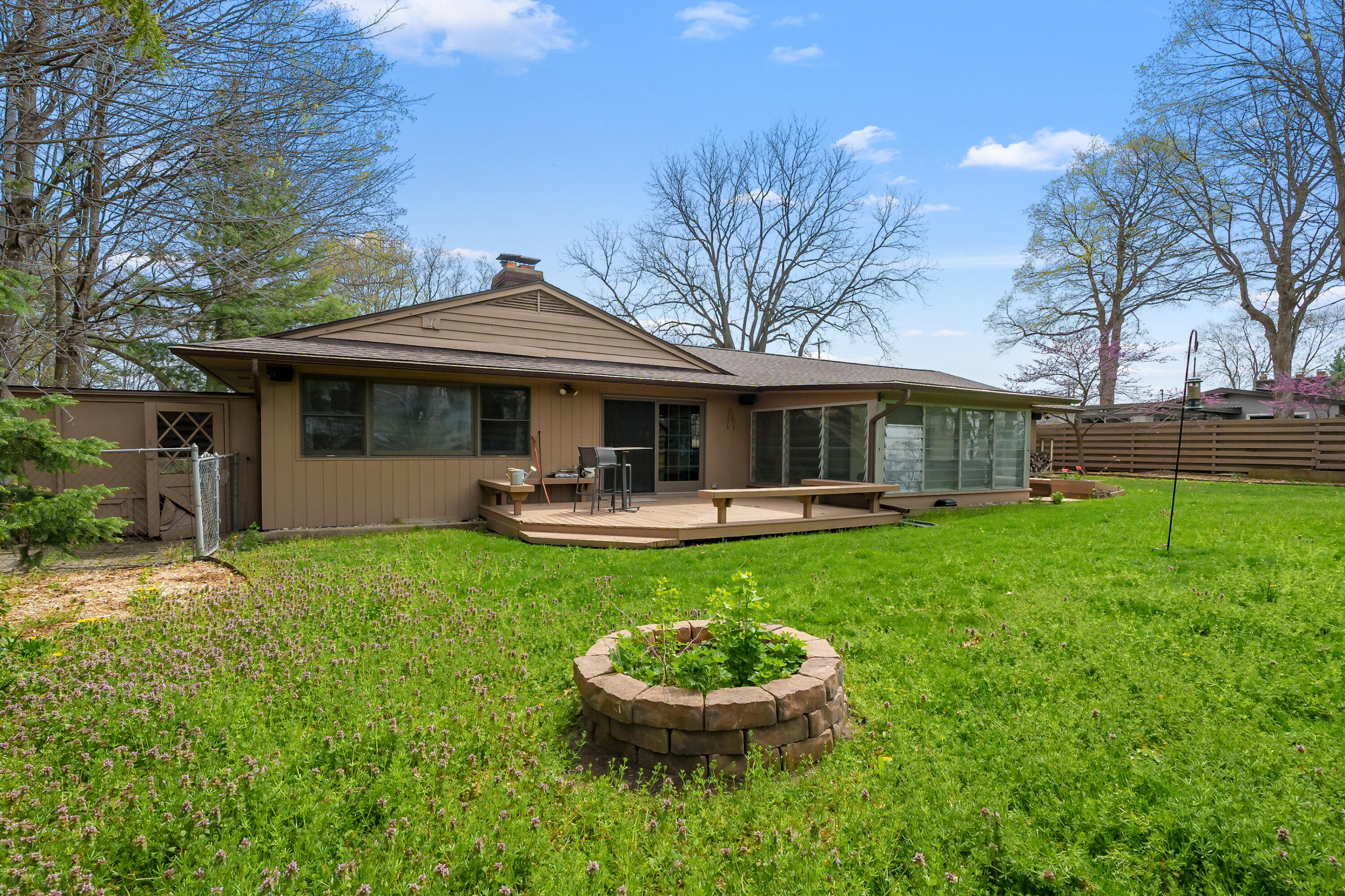 4428 Old Colony Road Kalamazoo, MI 49008 - Photo 39 of 43 Old Colony Rd 4428 Kalamazoo 49008-41