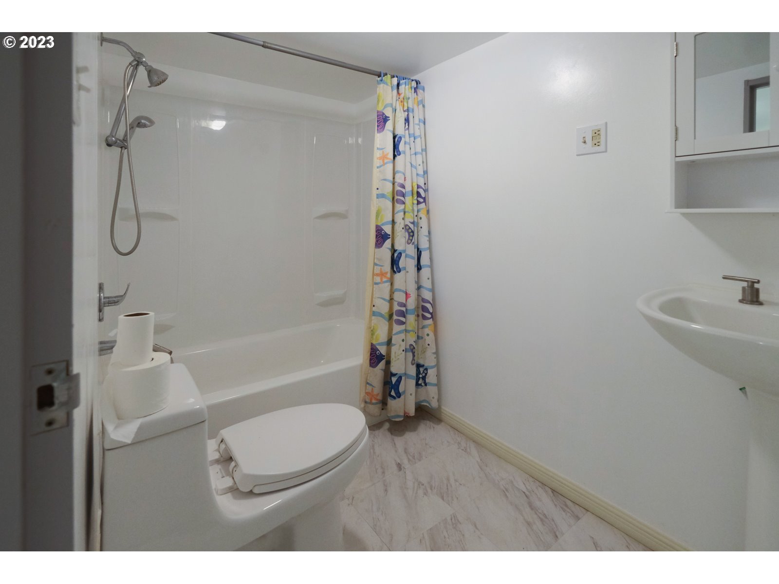 122 Talbott Road Salkum, WA 98582 - Photo 30 of 32 a bathroom with a sink a toilet and shower