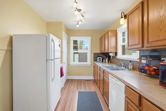 $325,000 | 1023 East Queen Avenue, Spokane, WA 99207