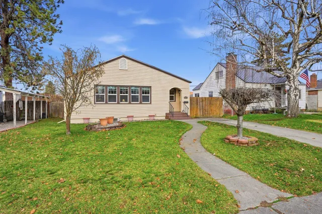 $325,000 | 1023 East Queen Avenue, Spokane, WA 99207