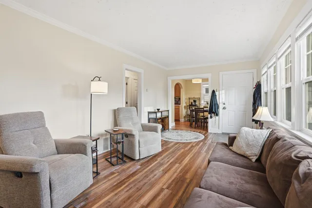 $325,000 | 1023 East Queen Avenue, Spokane, WA 99207