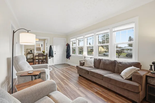 $325,000 | 1023 East Queen Avenue, Spokane, WA 99207