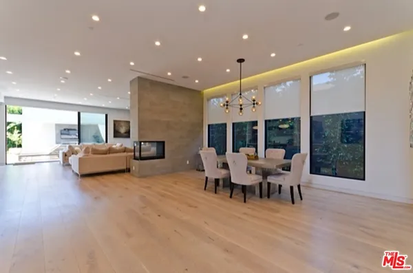 $32,000 | 307 South Sycamore Avenue, Los Angeles, CA 90036